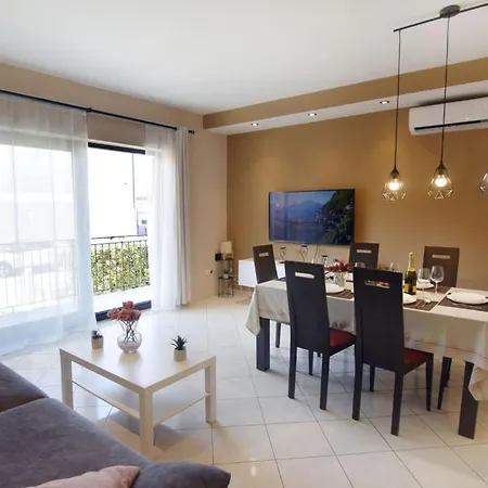 Flat With Terrace And Garden Apartman *
