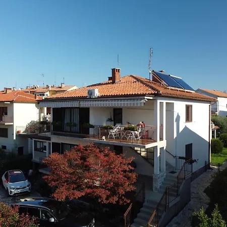 Flat With Terrace And Garden Apartman Umag