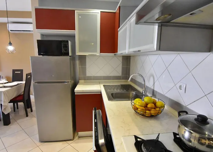 Flat With Terrace And Garden Διαμέρισμα *