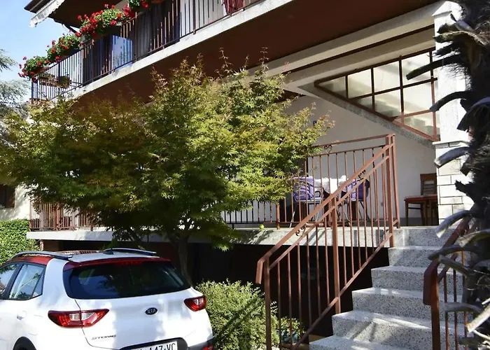 Διαμέρισμα Flat With Terrace And Garden
