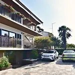 Flat With Terrace And Garden Daire Umag