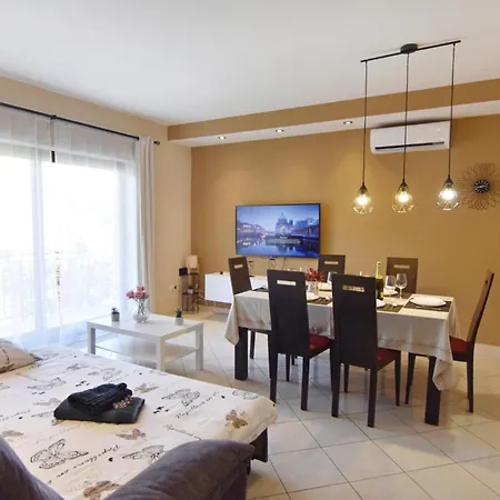 Daire Flat With Terrace And Garden