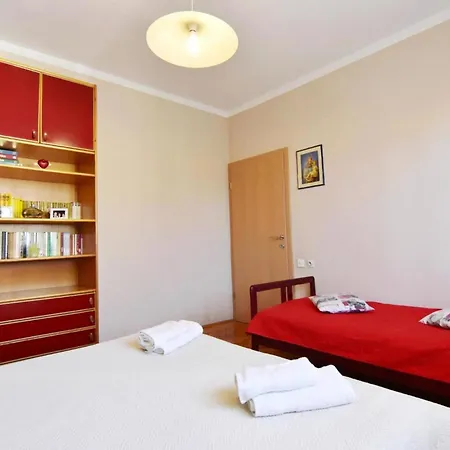 Flat With Terrace And Garden Daire Umag