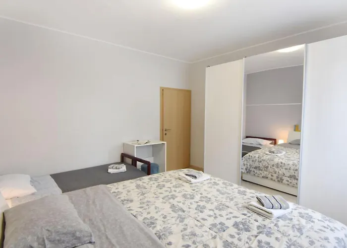 Flat With Terrace And Garden Appartement Umag