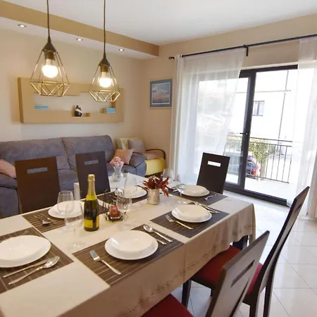 Flat With Terrace And Garden *