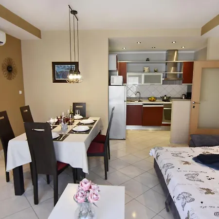 Flat With Terrace And Garden Umag