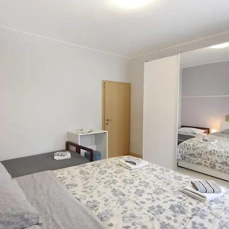 Flat With Terrace And Garden Apartamento Umag